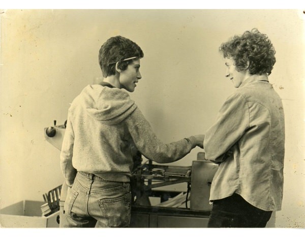  
                    Leslie 
                    Kahn 
                    
